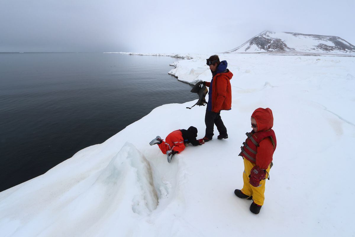 Following Alaskas Vanishing Ice Anchorage Daily News 0152